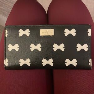 Used Kate Spade bow pattern wallet